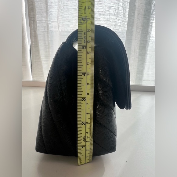 Chanel Black Chevron Coco Handle w Black Hardware - Picture 16 of 17